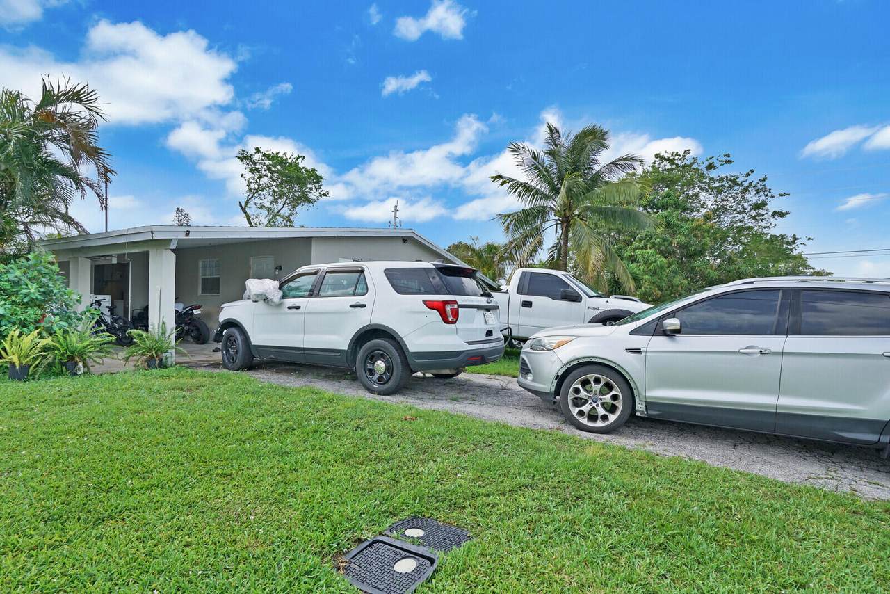 2534 62nd Terrace - Photo 1
