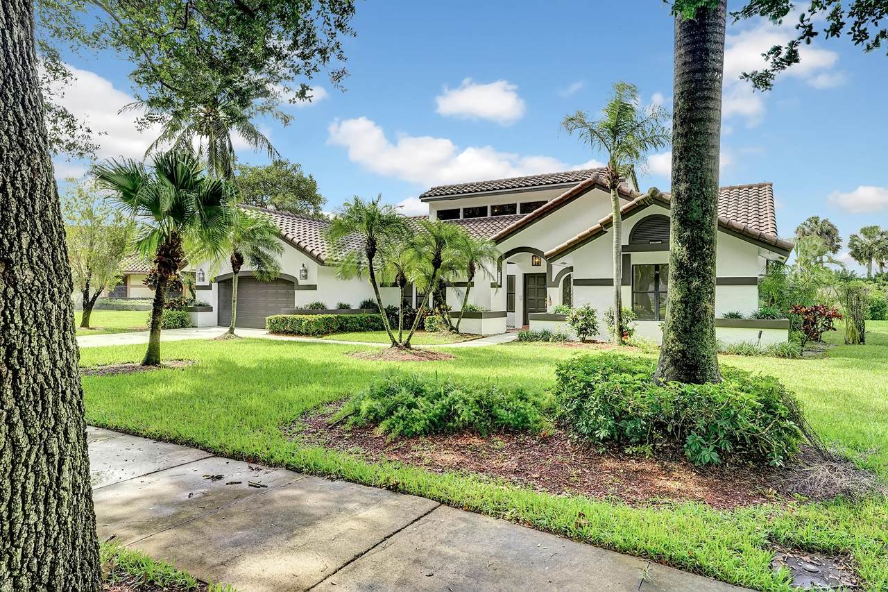 3420 Rabbit Hollowe Circle - Photo 1