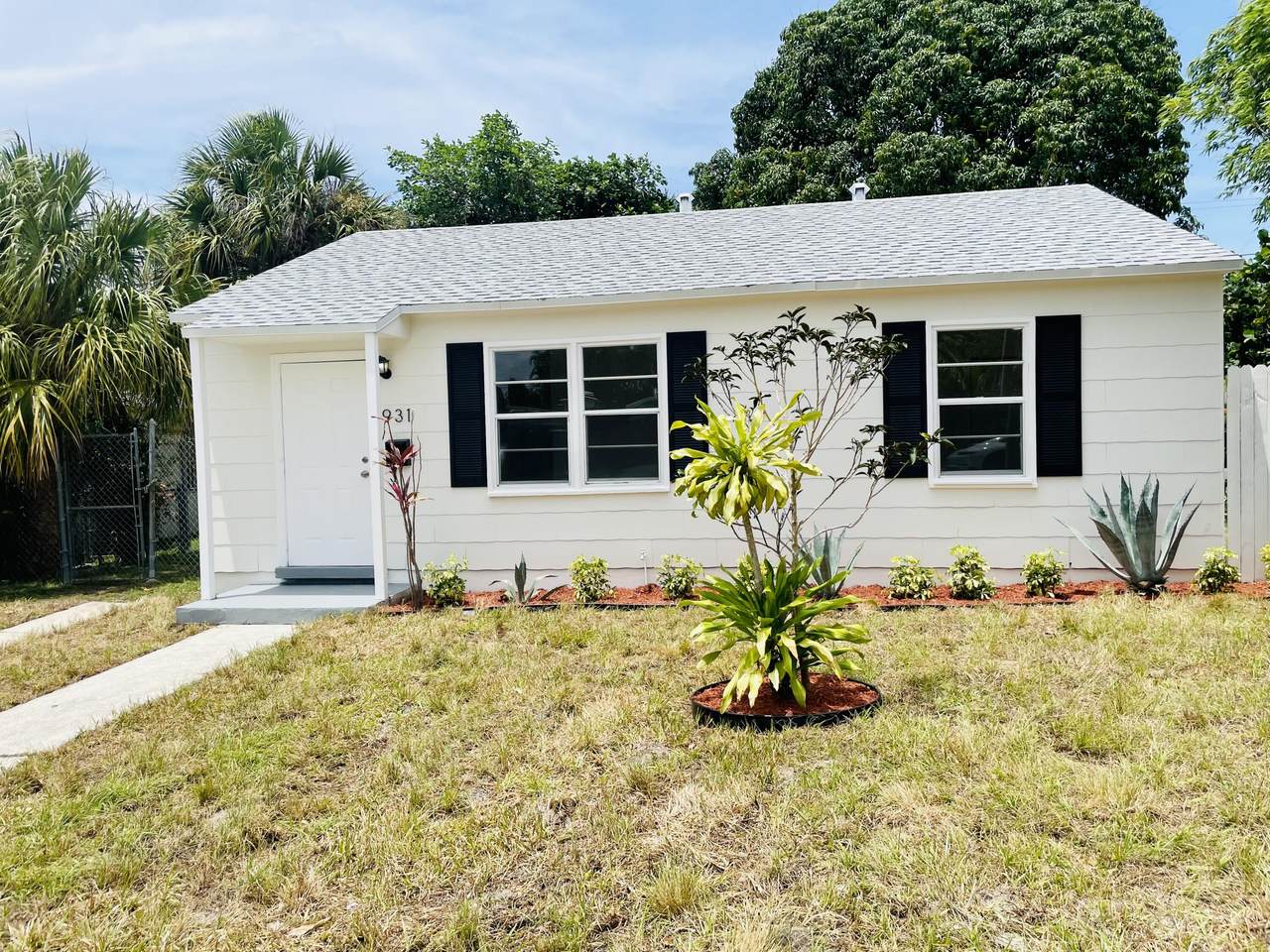 931 30th Street - Photo 1