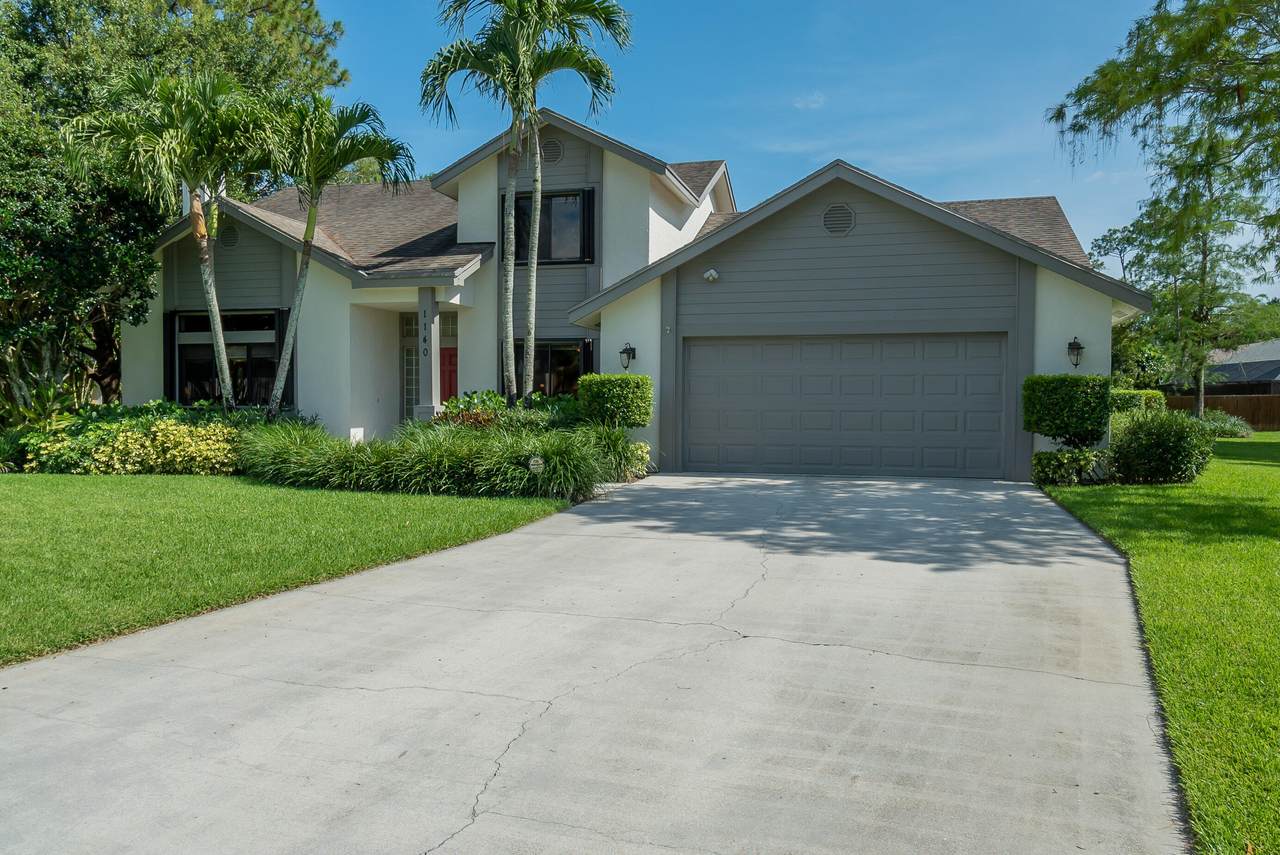 1140 Northumberland Court - Photo 1