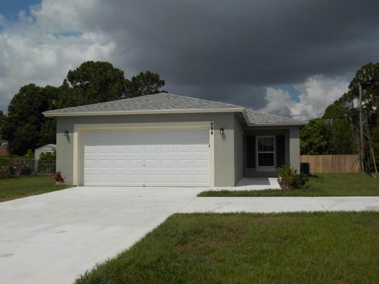 994 Del Rio Boulevard - Photo 1