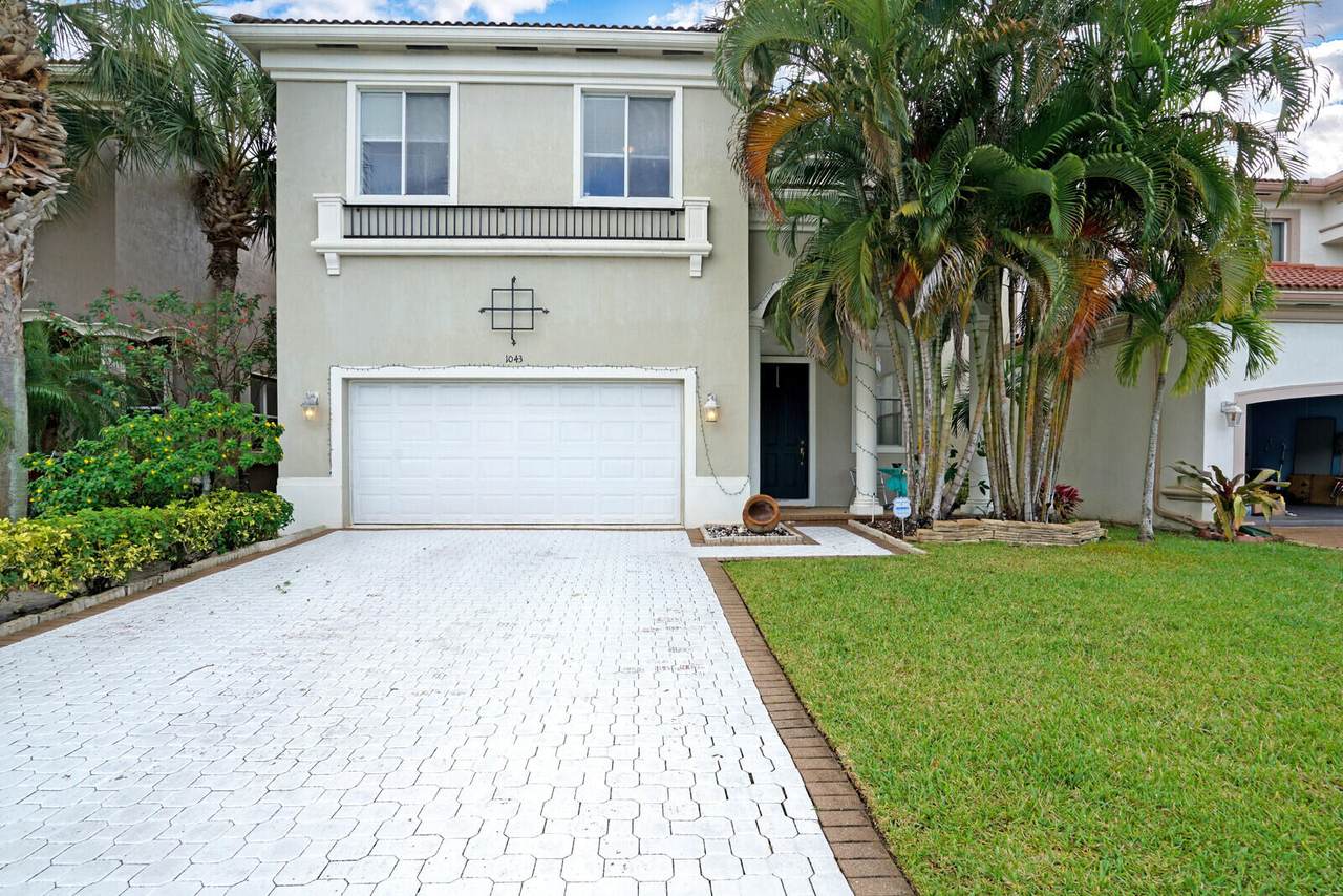 1043 Grove Park Circle - Photo 1