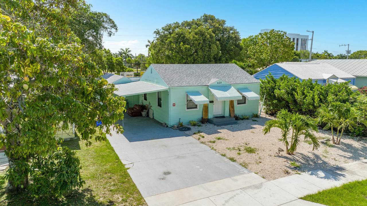 625 4th Avenue - Photo 1
