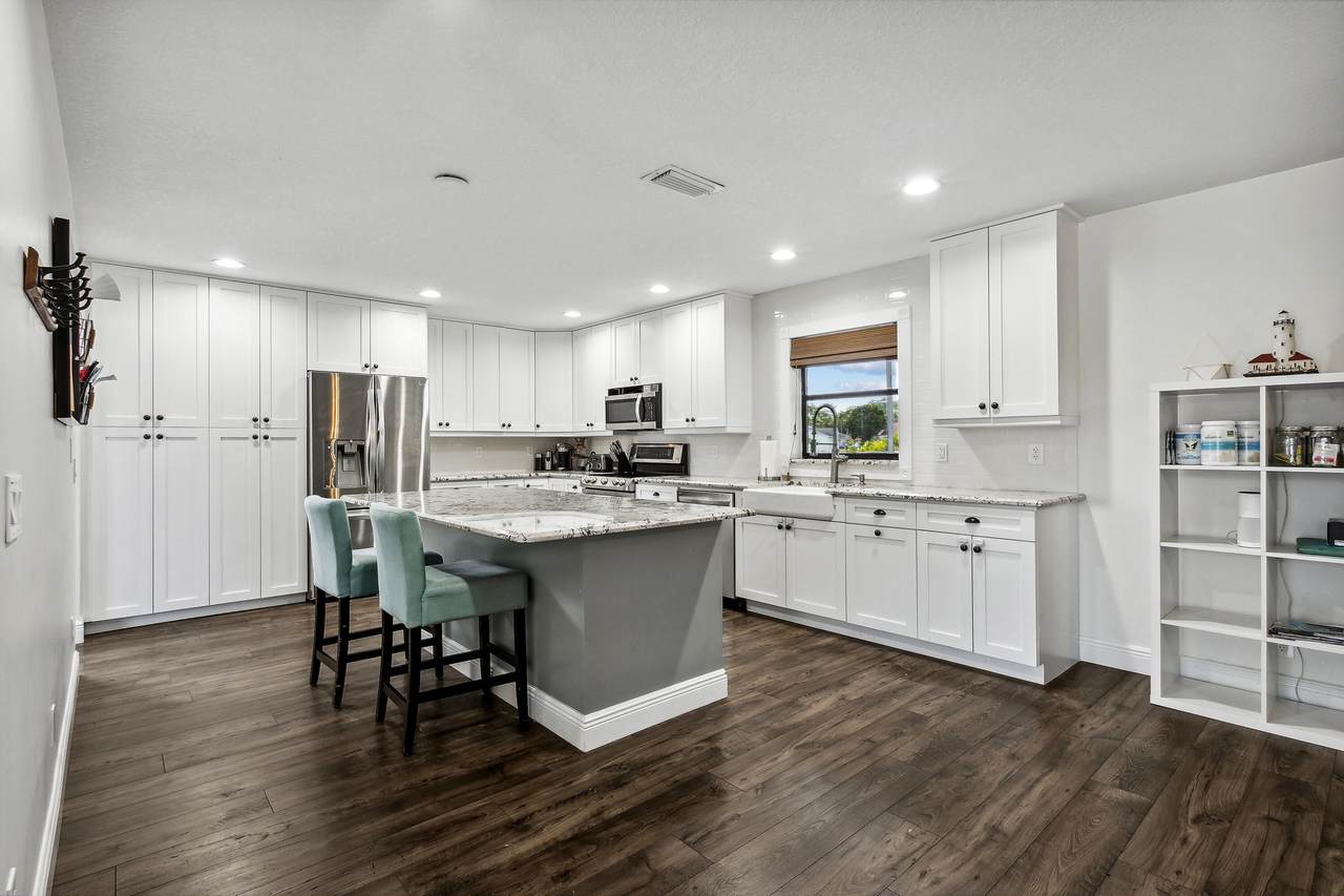 117 Elysium Drive - Photo 1