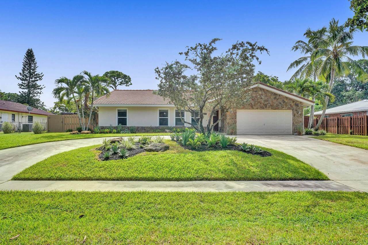 3578 Lakeview Drive - Photo 1
