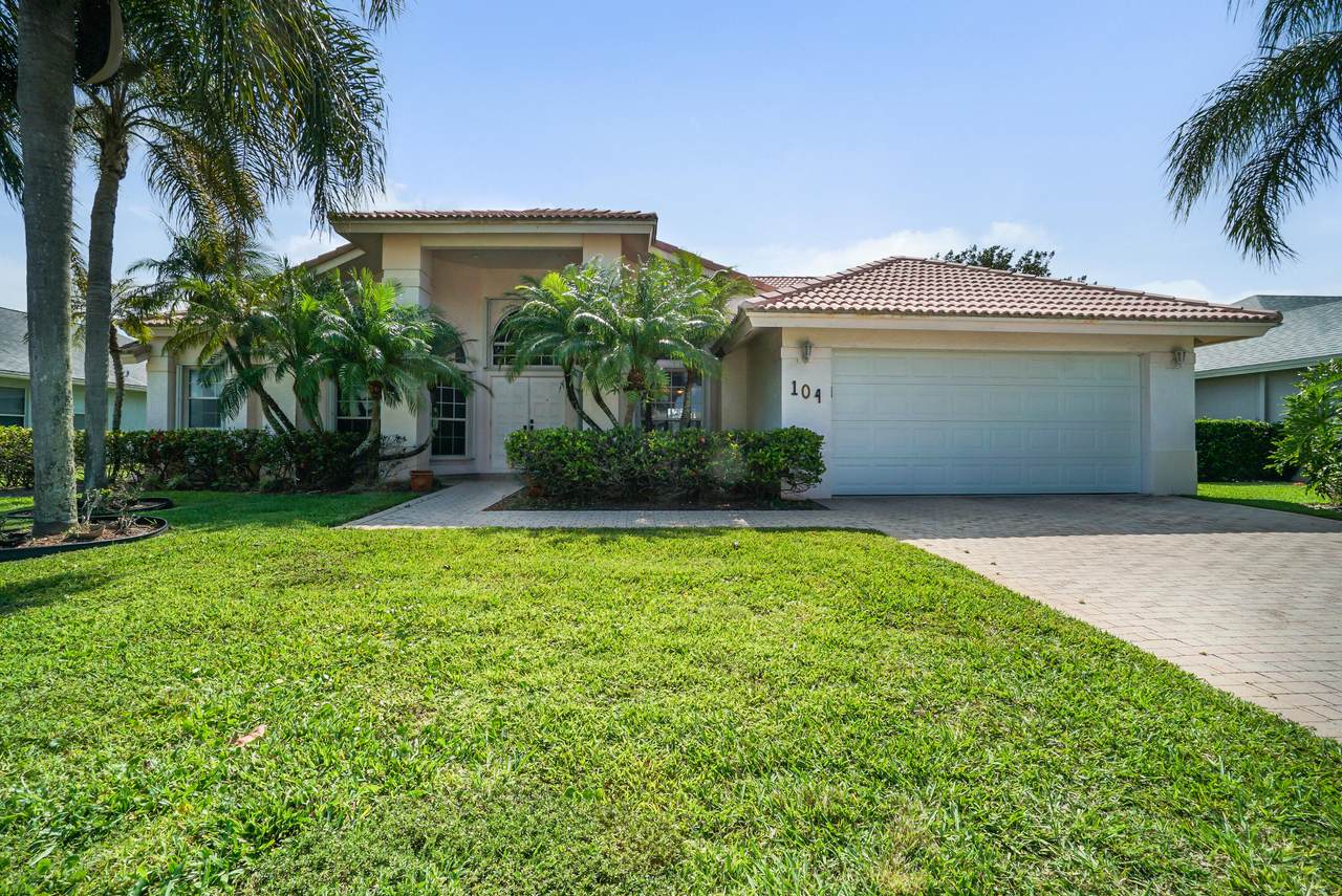 104 Twin Lakes Way - Photo 1