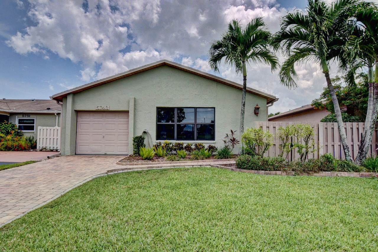 5743 Mirror Lakes Boulevard - Photo 1