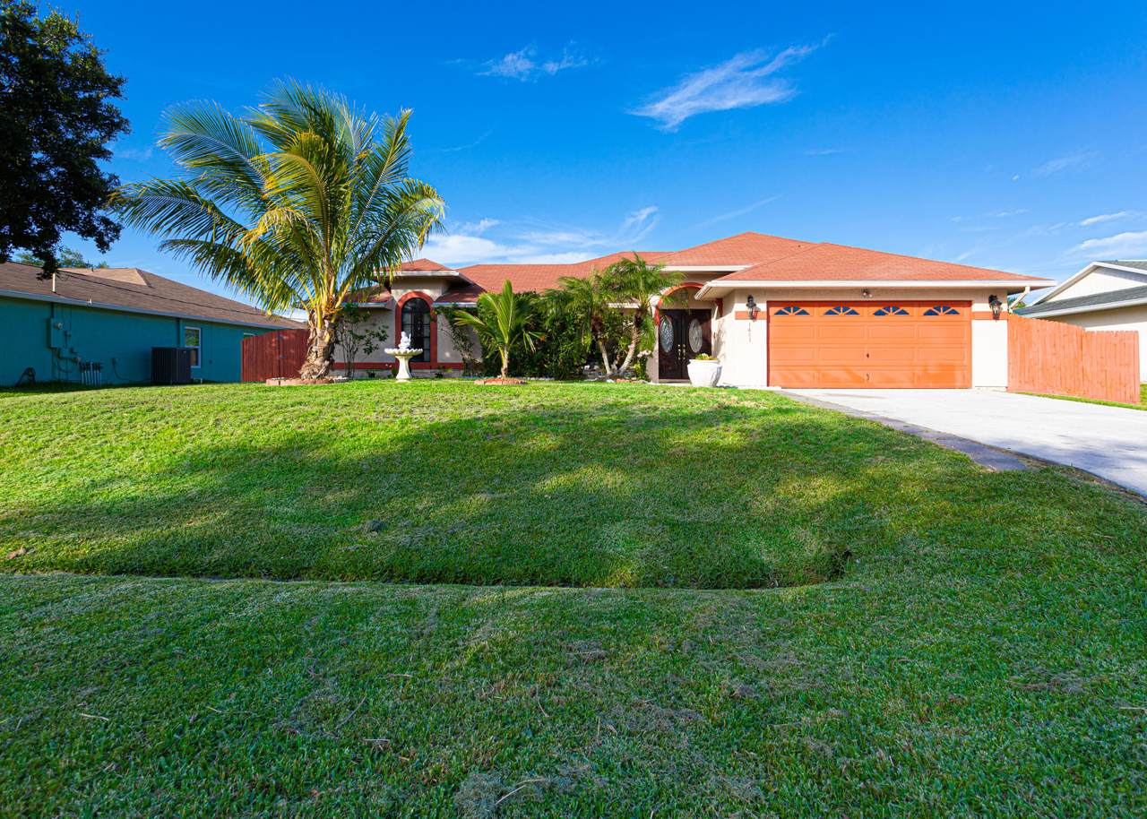 1441 Barker Lane - Photo 1