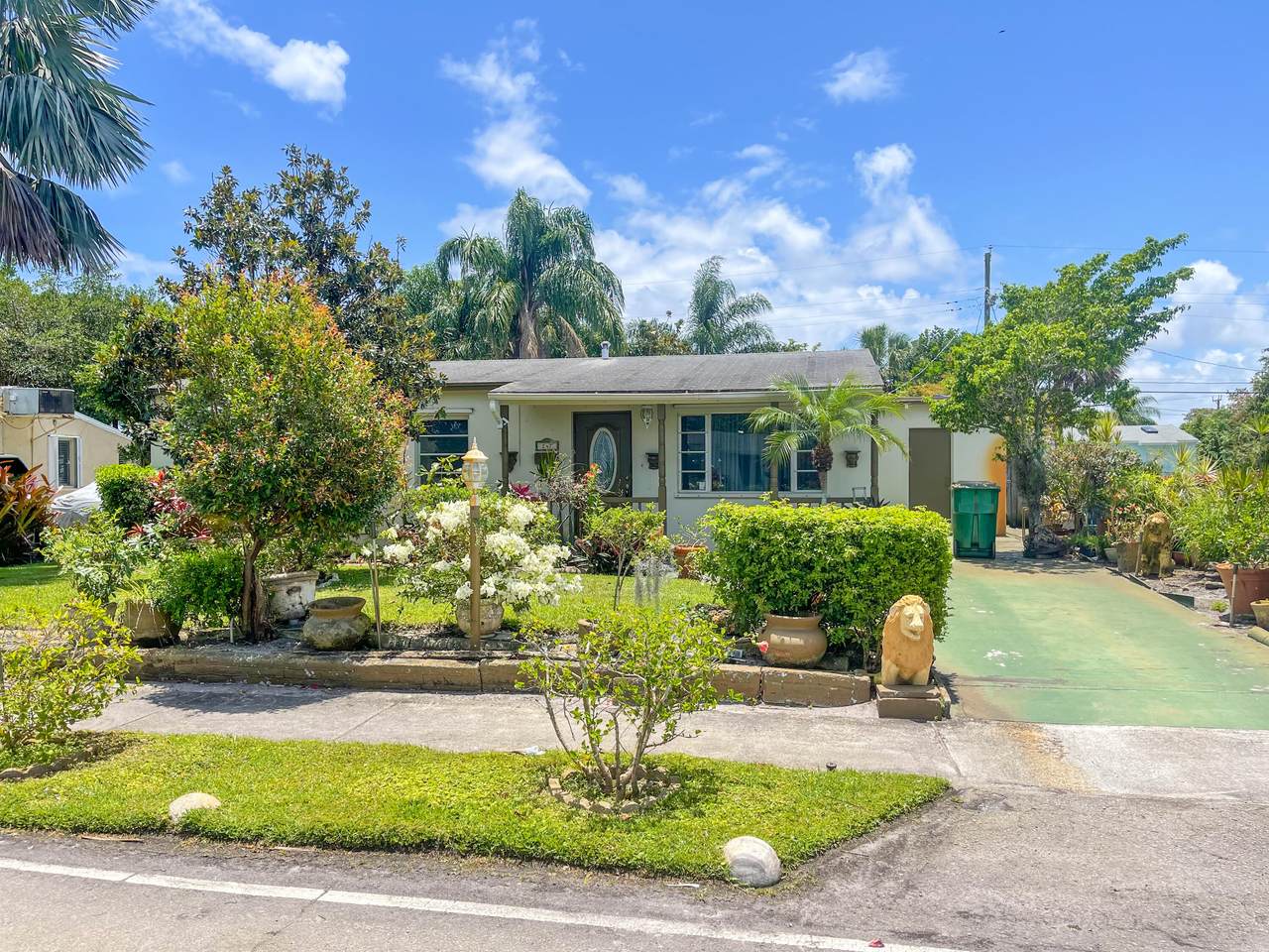 247 28th Street - Photo 1