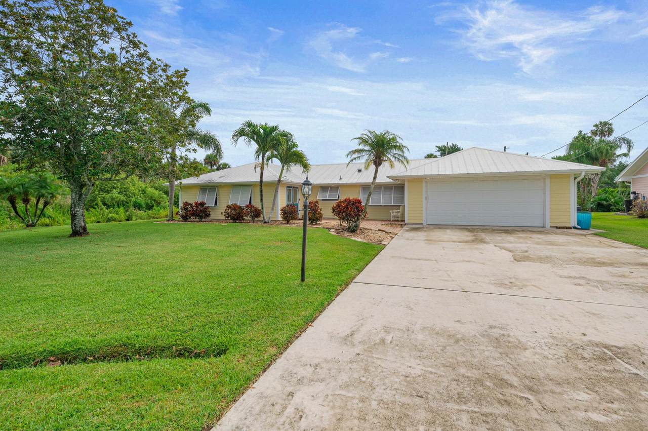 3790 Spinnaker Court - Photo 1