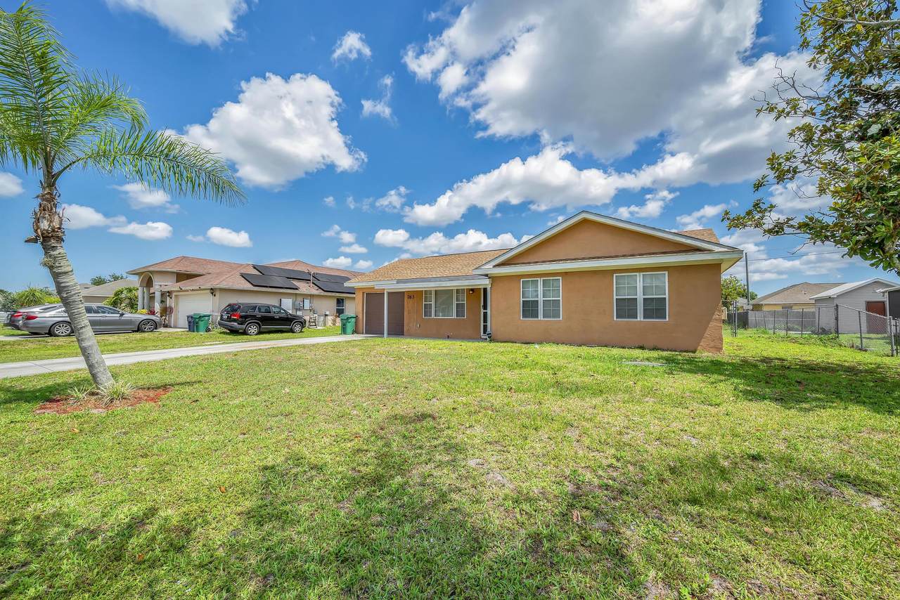 763 Bayard Avenue - Photo 1