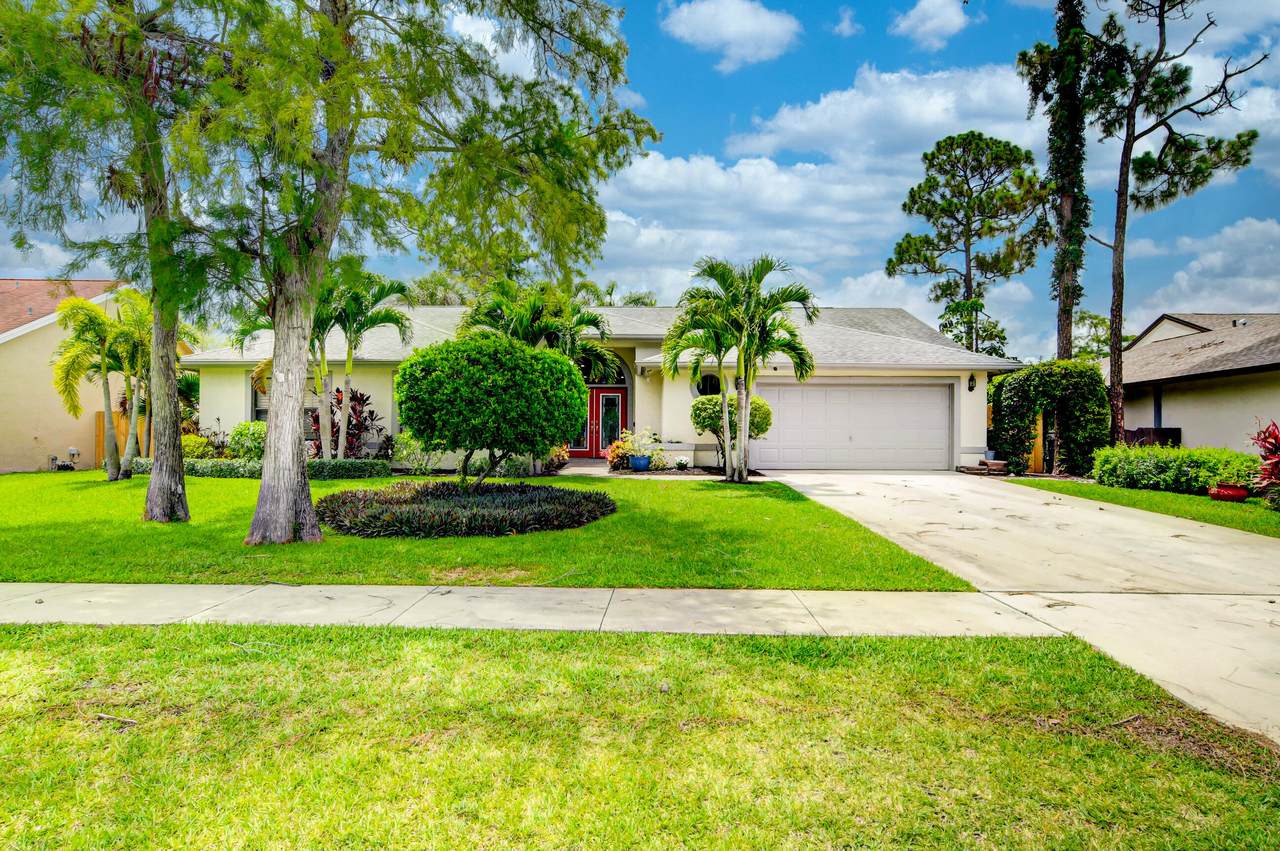 693 Blueberry Drive - Photo 1