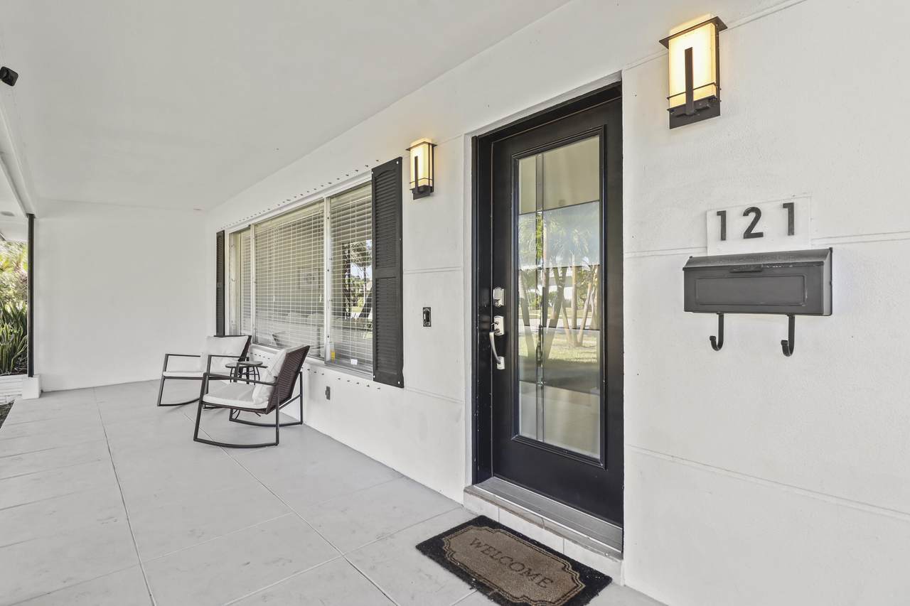 121 Duke Drive - Photo 1