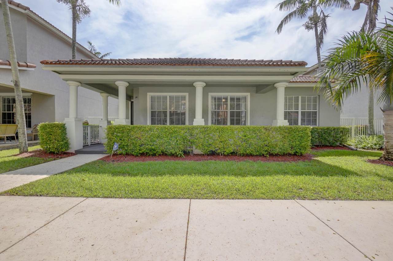 1546 Fenton Drive - Photo 1