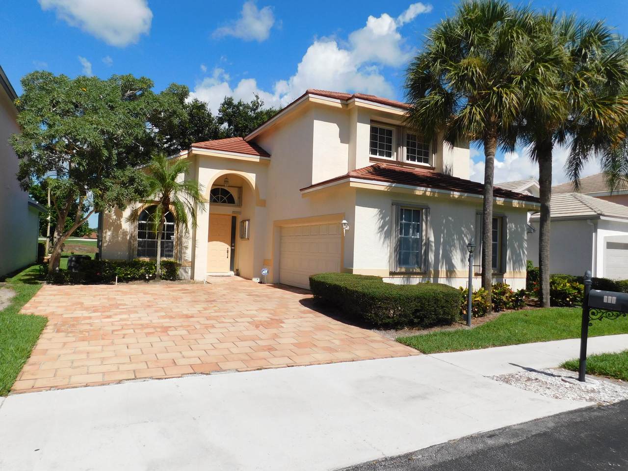 680 Clearbrook Circle - Photo 1