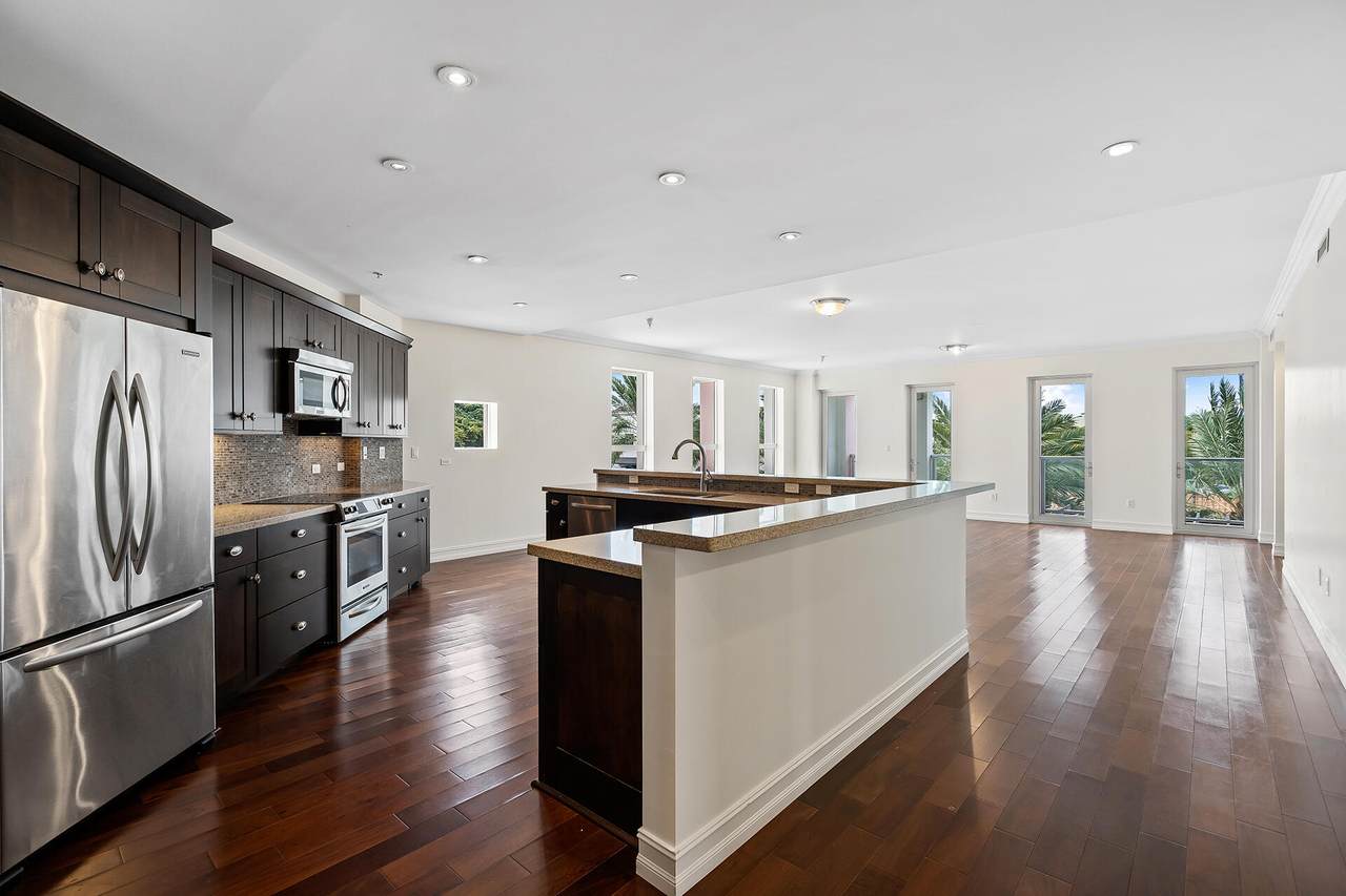 455 Palmetto Park Road - Photo 1