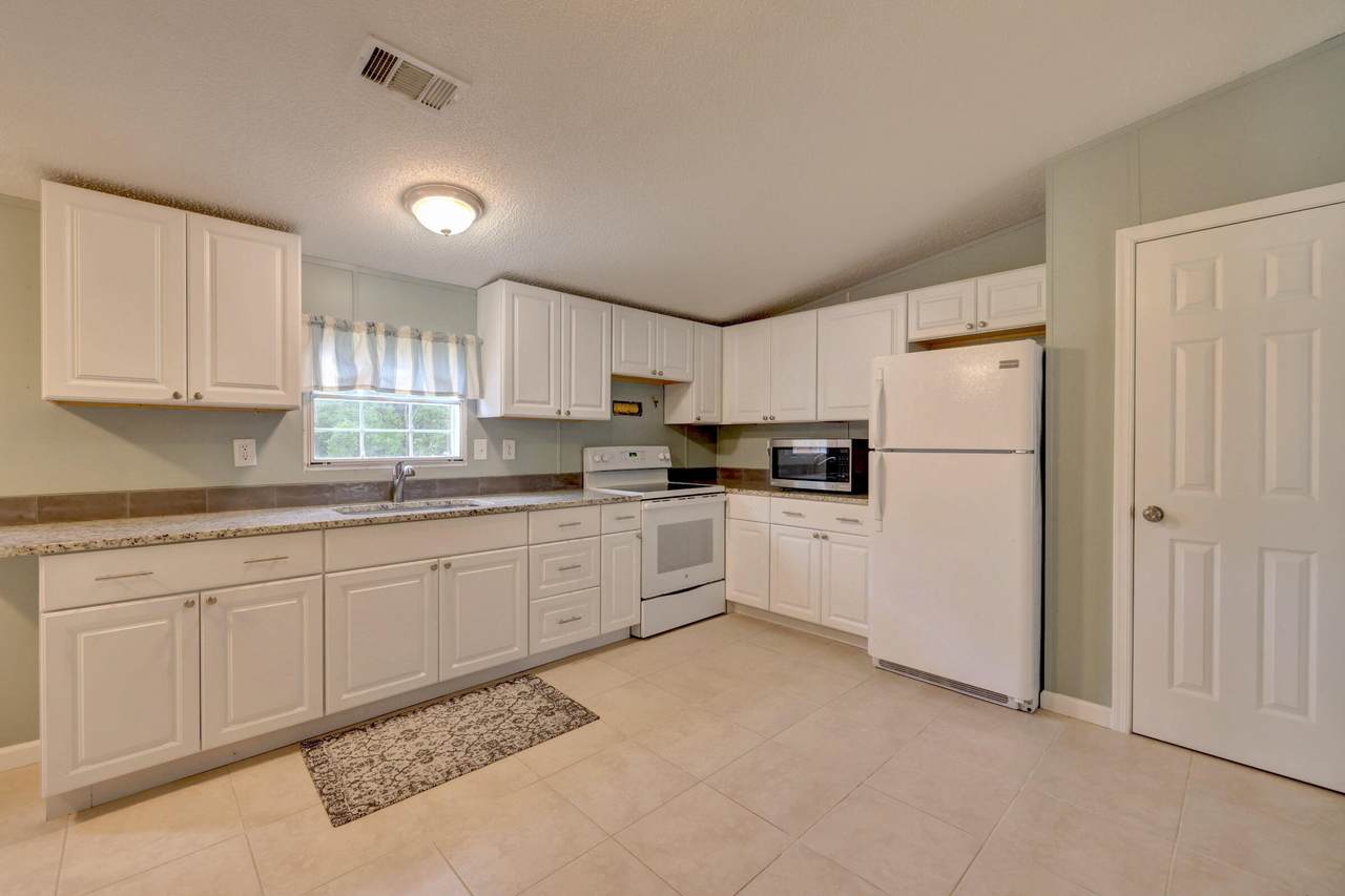 7623 40th Terrace - Photo 1