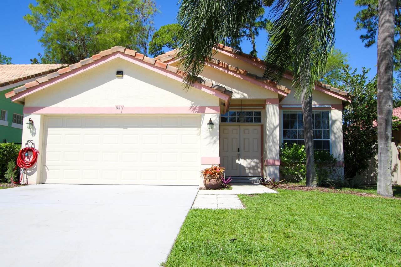 661 Lake Wellington Drive - Photo 1