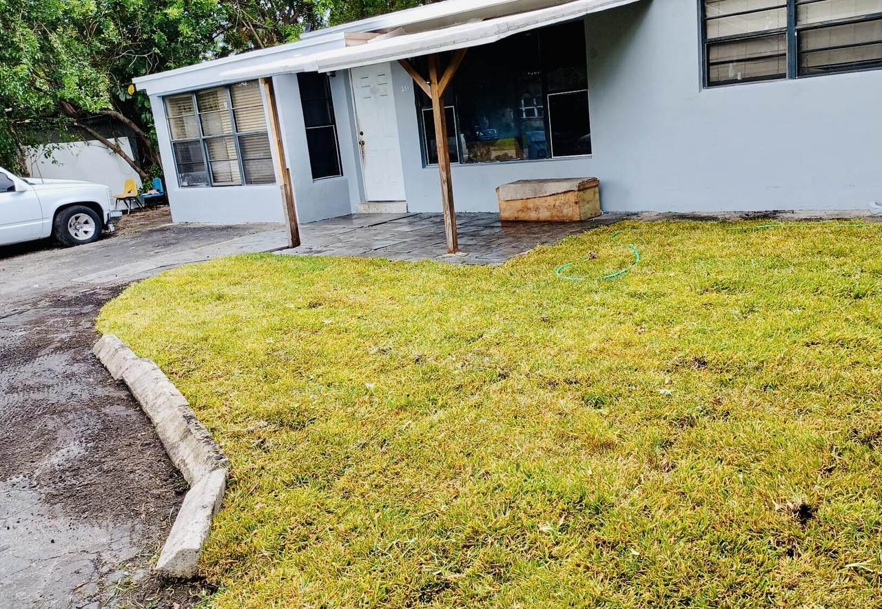 271 22nd Street - Photo 1