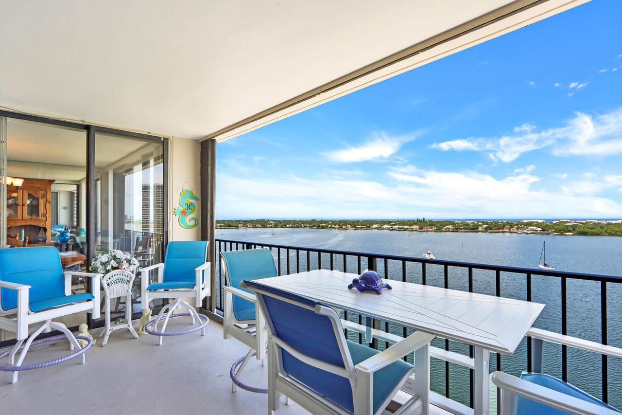 126 Lakeshore Drive - Photo 1