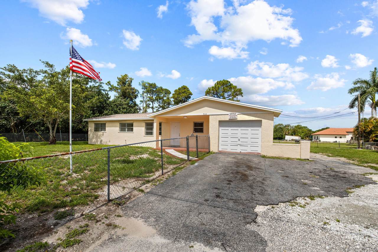 735 Elaine Road - Photo 1