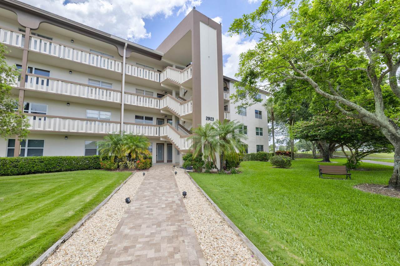 2903 Victoria Circle - Photo 1