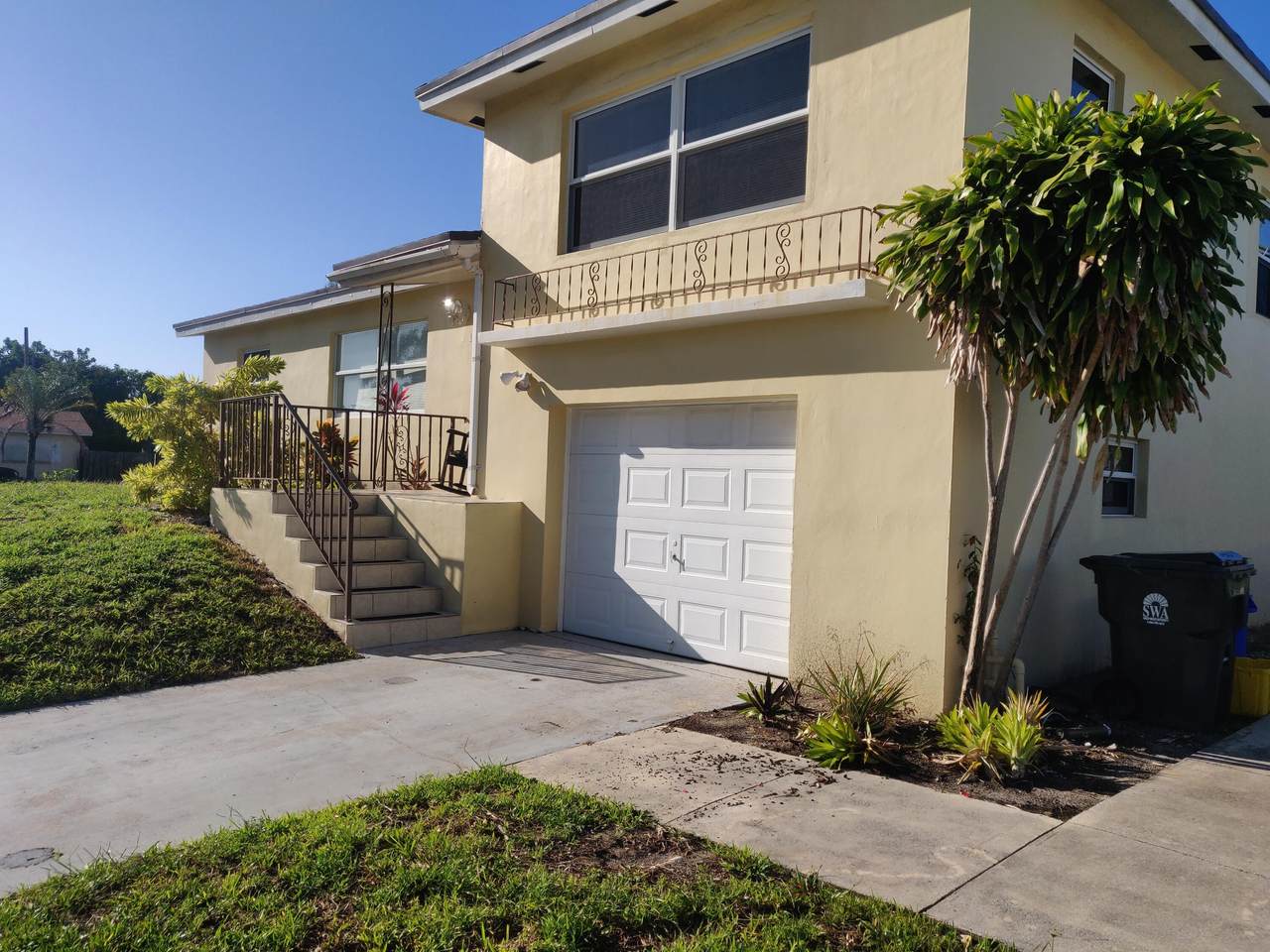 1407 Ontario Drive - Photo 1
