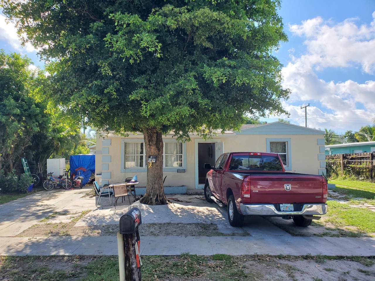 2304 Seminole Boulevard - Photo 1