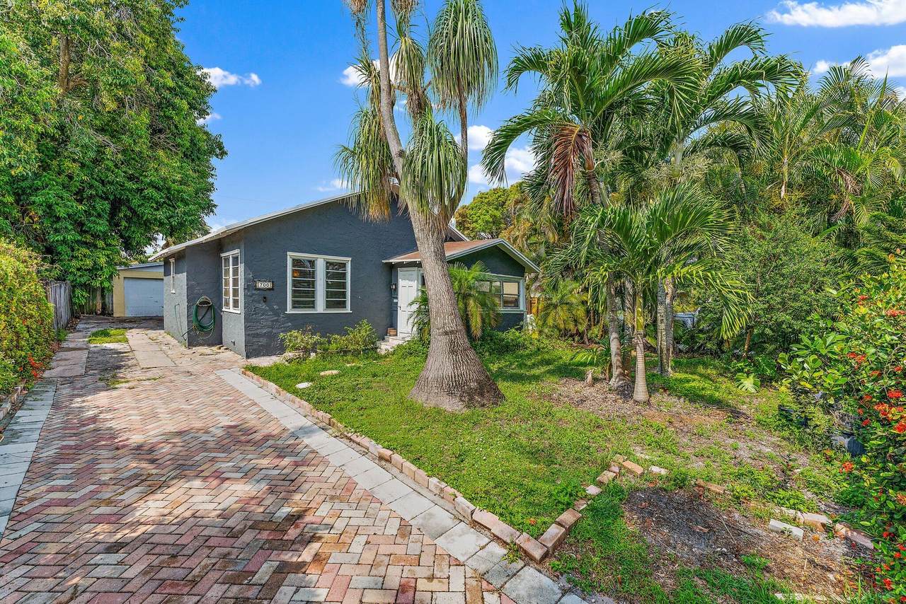 700 37th Street - Photo 1