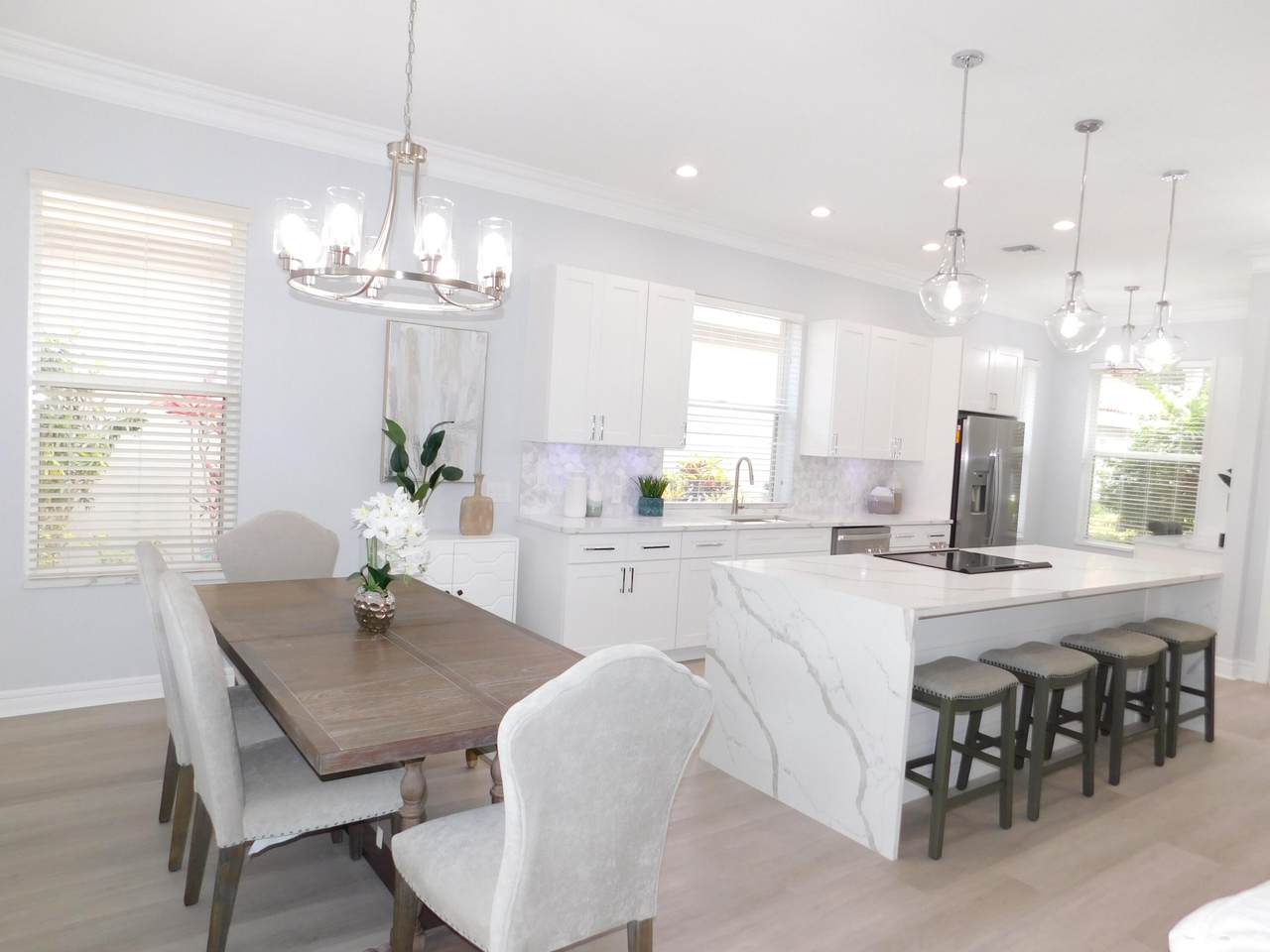203 Hampton Drive - Photo 1