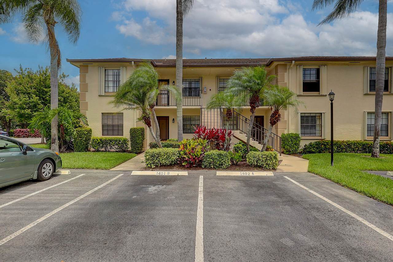 1401 Pinecrest Circle - Photo 1