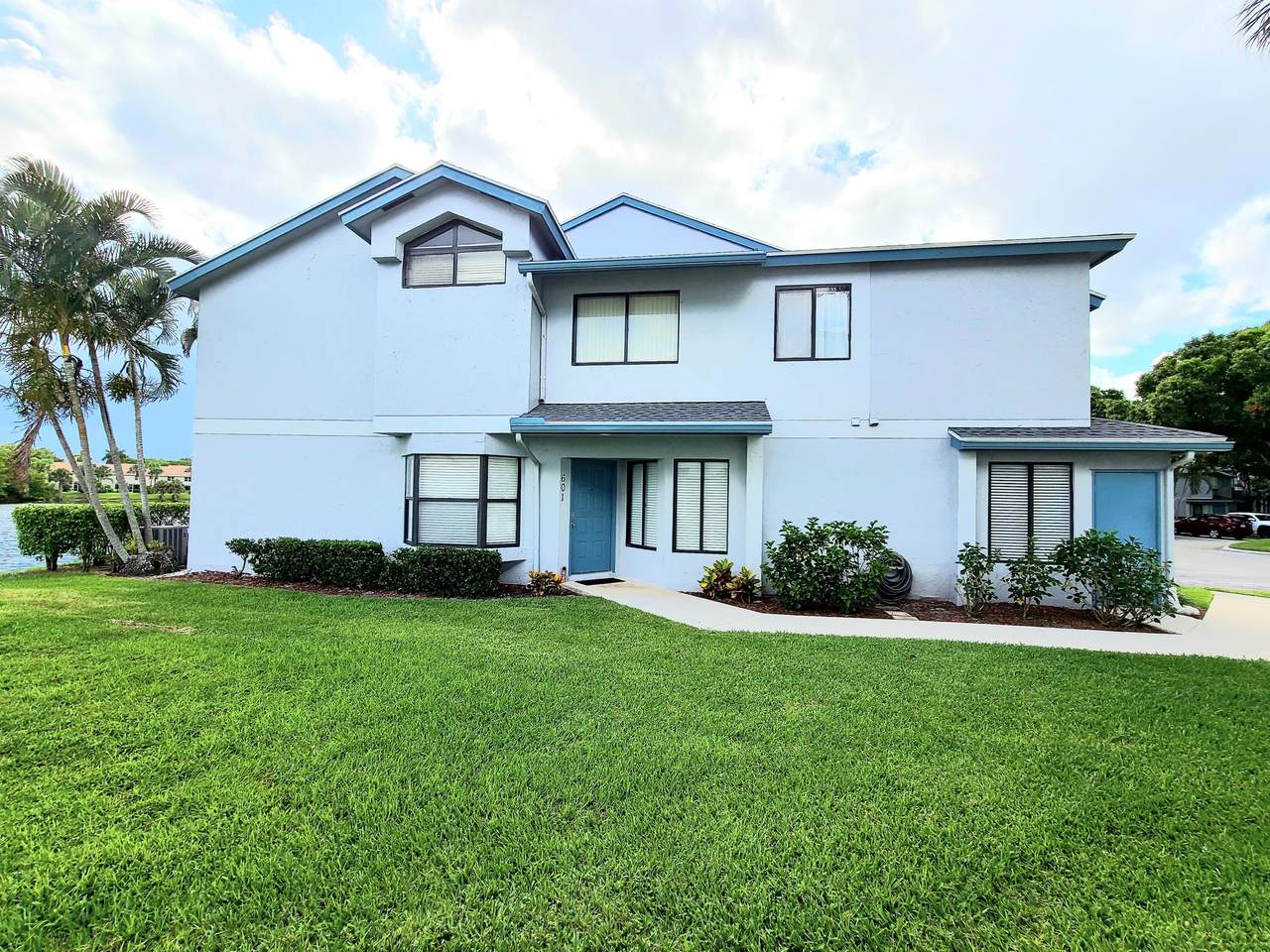 601 Harbour Pointe Way - Photo 1