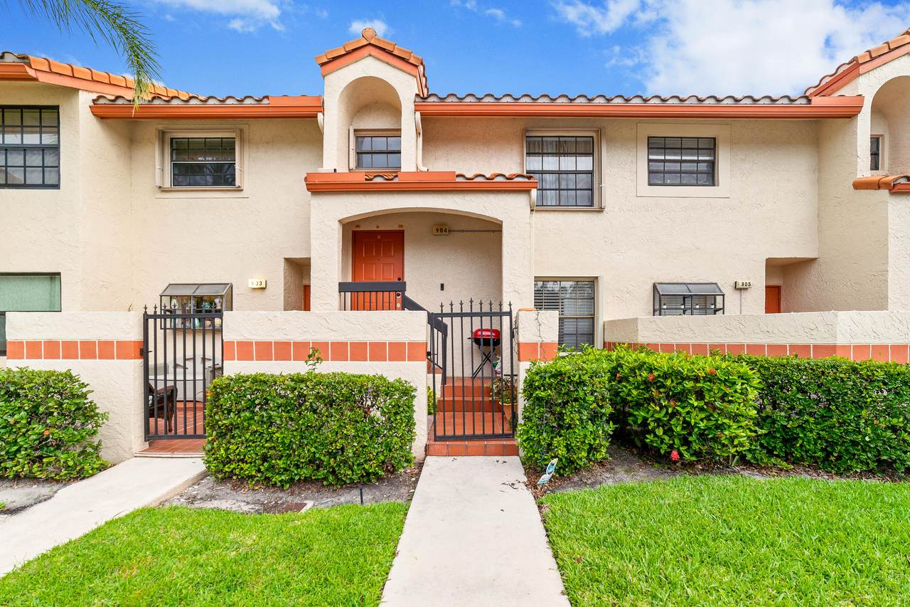 904 Congressional Way - Photo 1