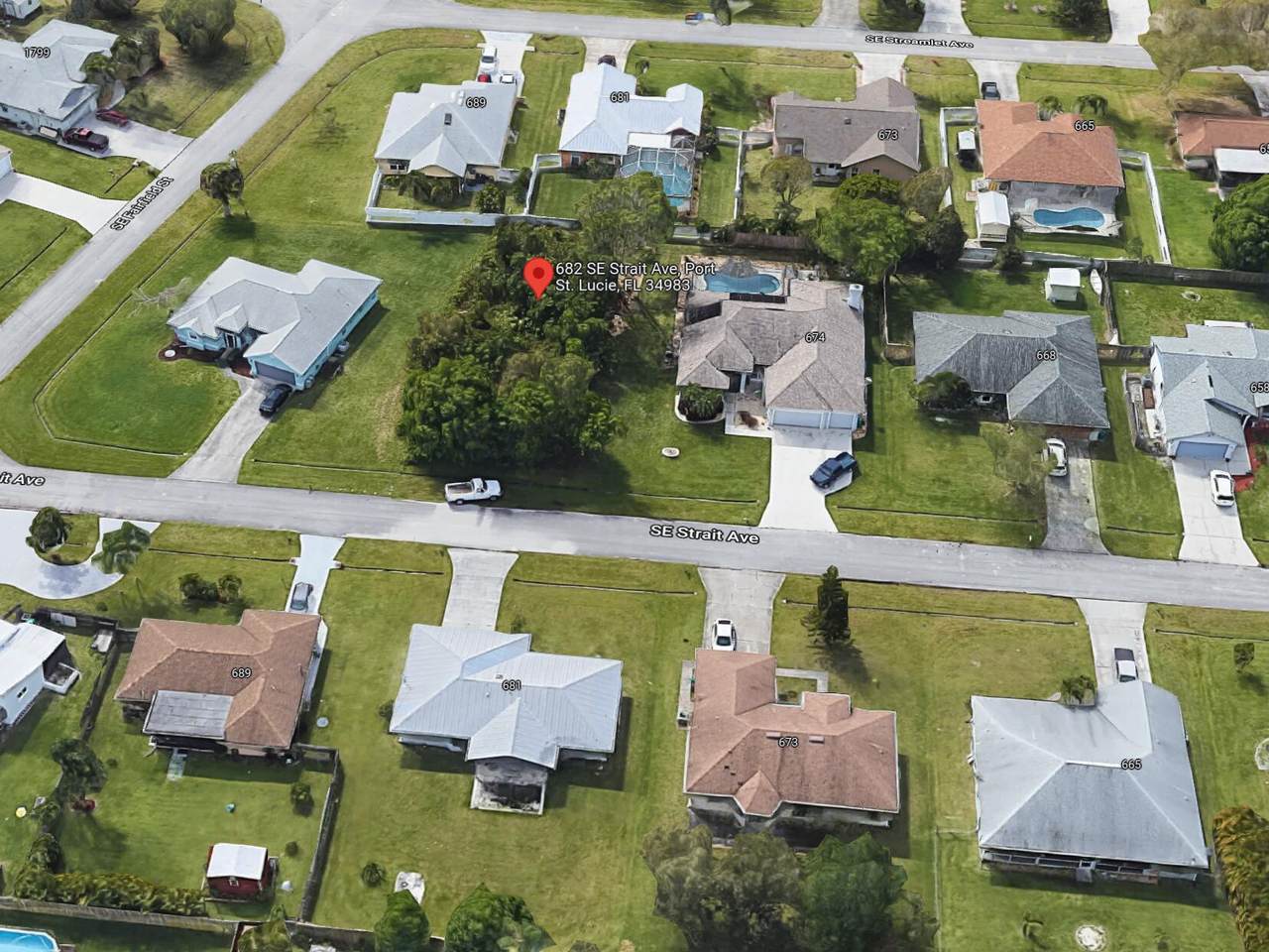 682 Strait Avenue - Photo 1