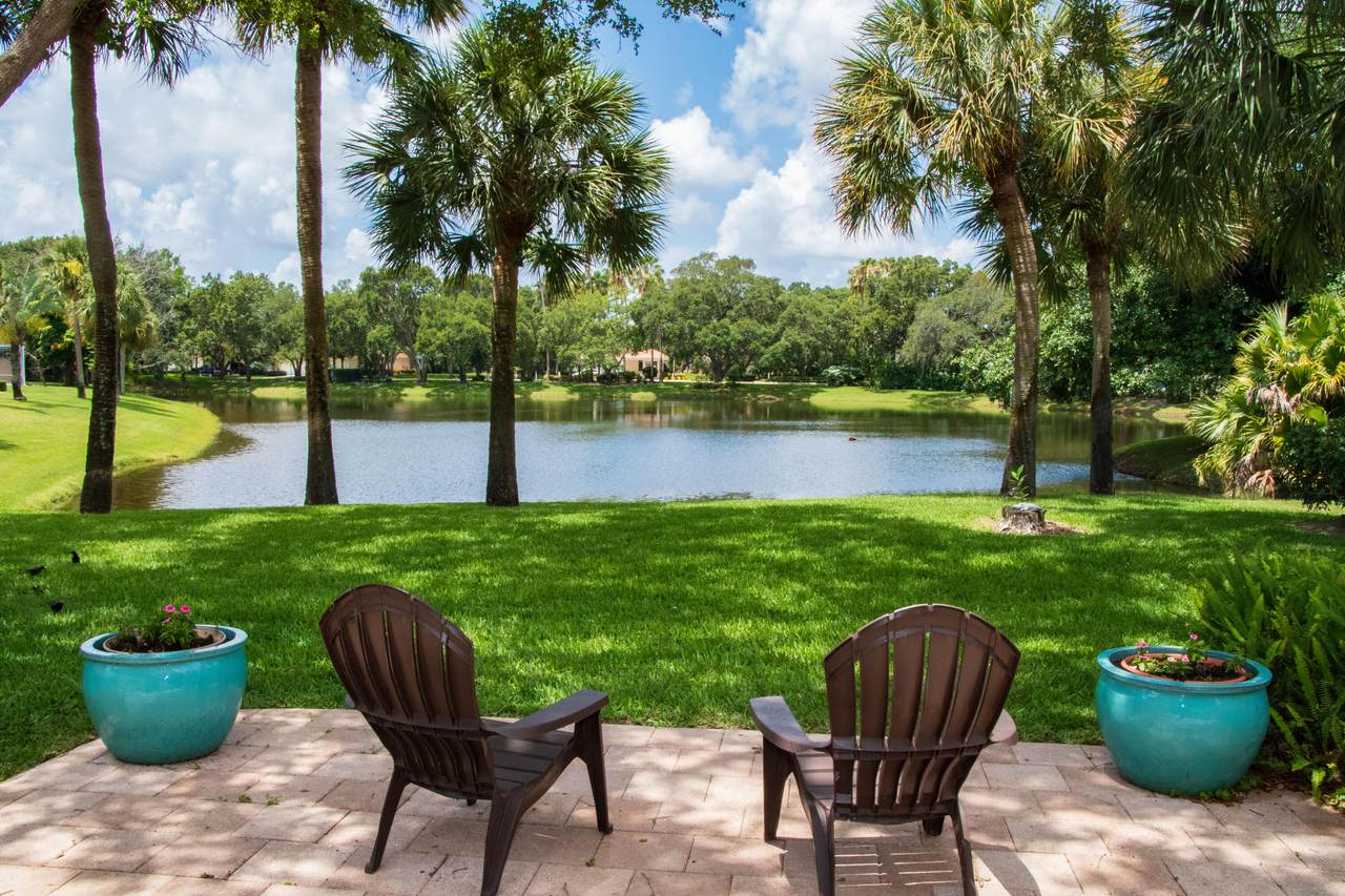 241 Tall Oaks Circle - Photo 1