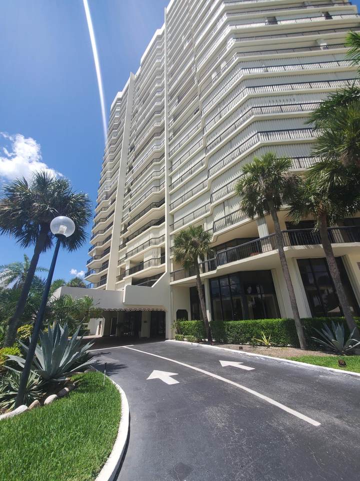 1900 Consulate Place - Photo 1