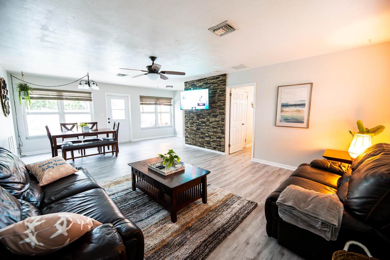 1413 Crest Drive - Photo 1