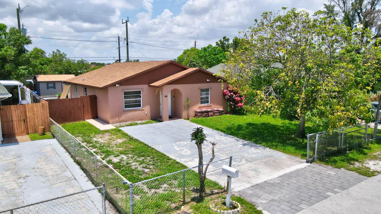 3723 Riedel Avenue - Photo 1