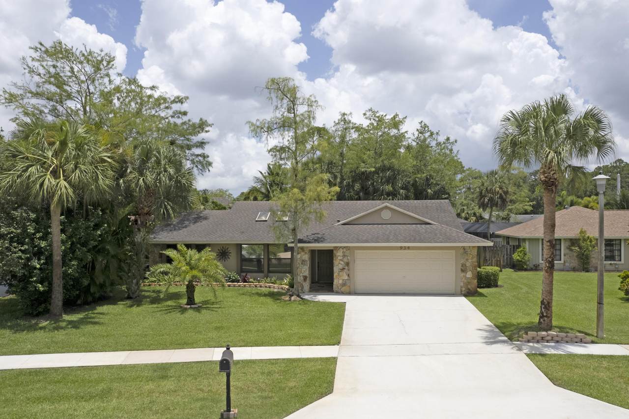 934 Sage Avenue - Photo 1