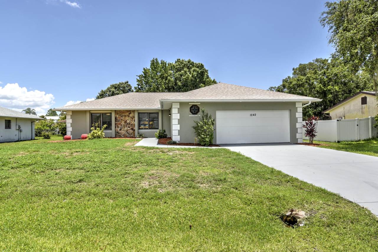 1242 Talbot Street - Photo 1