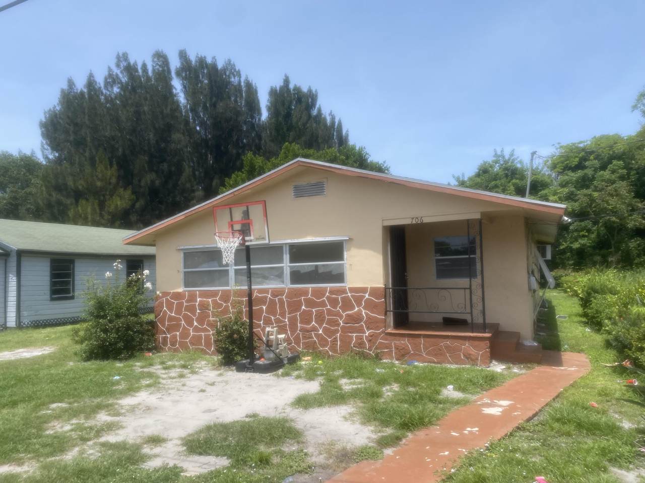 706 19th Street - Photo 1