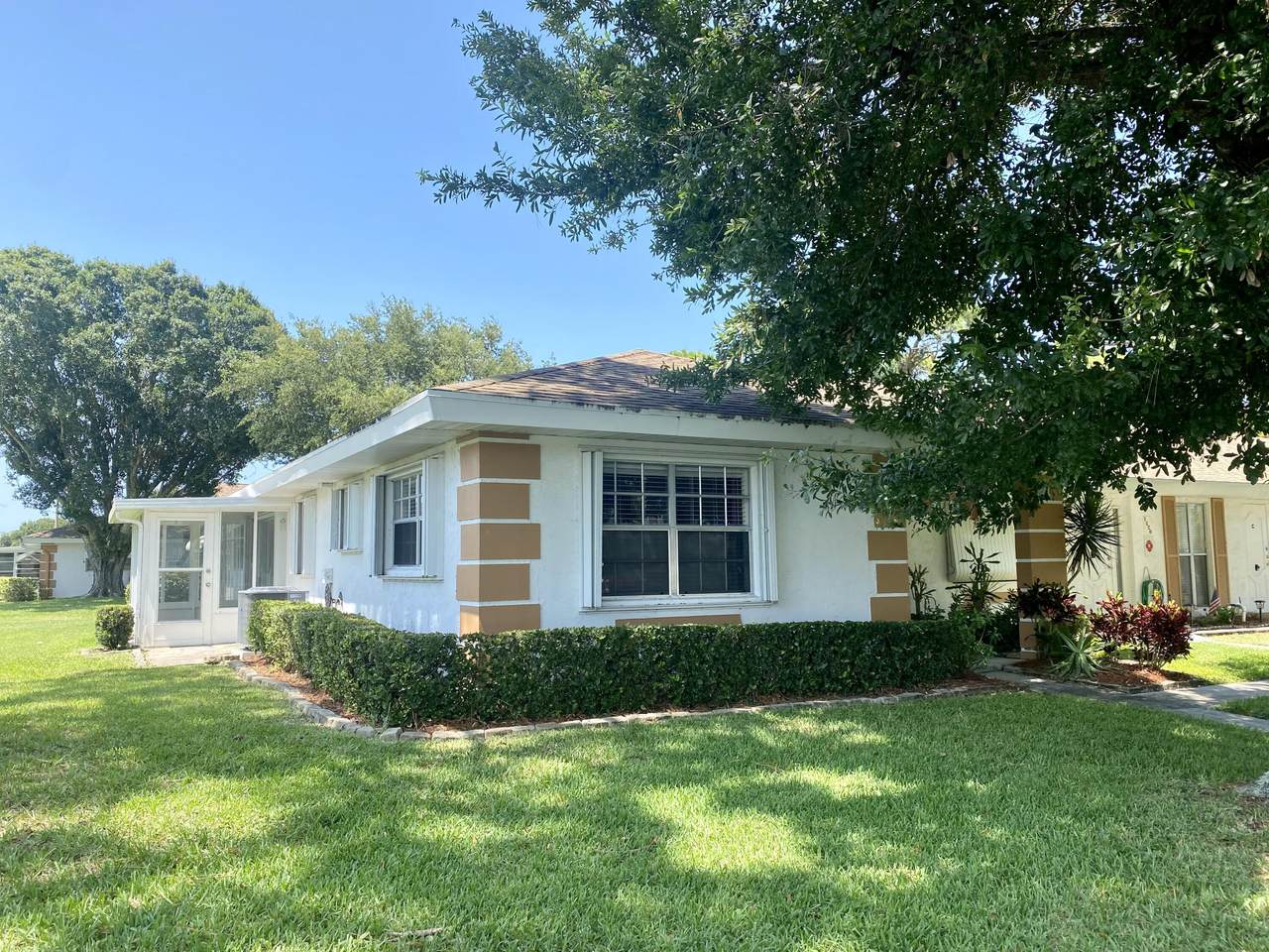 1220 Lakes End Drive - Photo 1