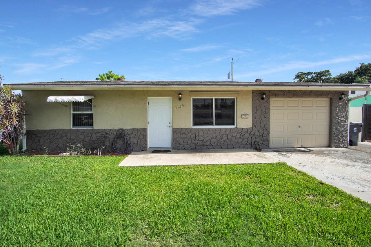 2825 Buckley Avenue - Photo 1