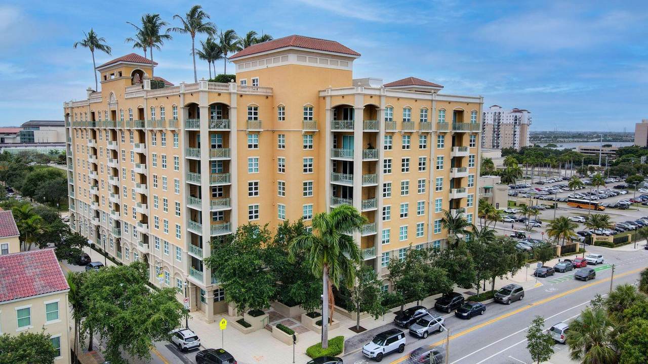 403 Sapodilla Avenue - Photo 1