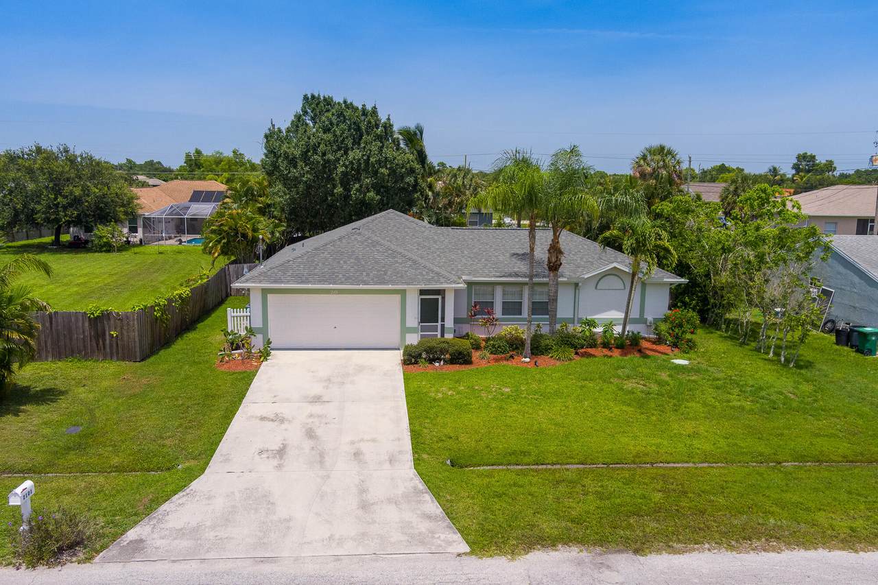 2101 Heathwood Circle - Photo 1