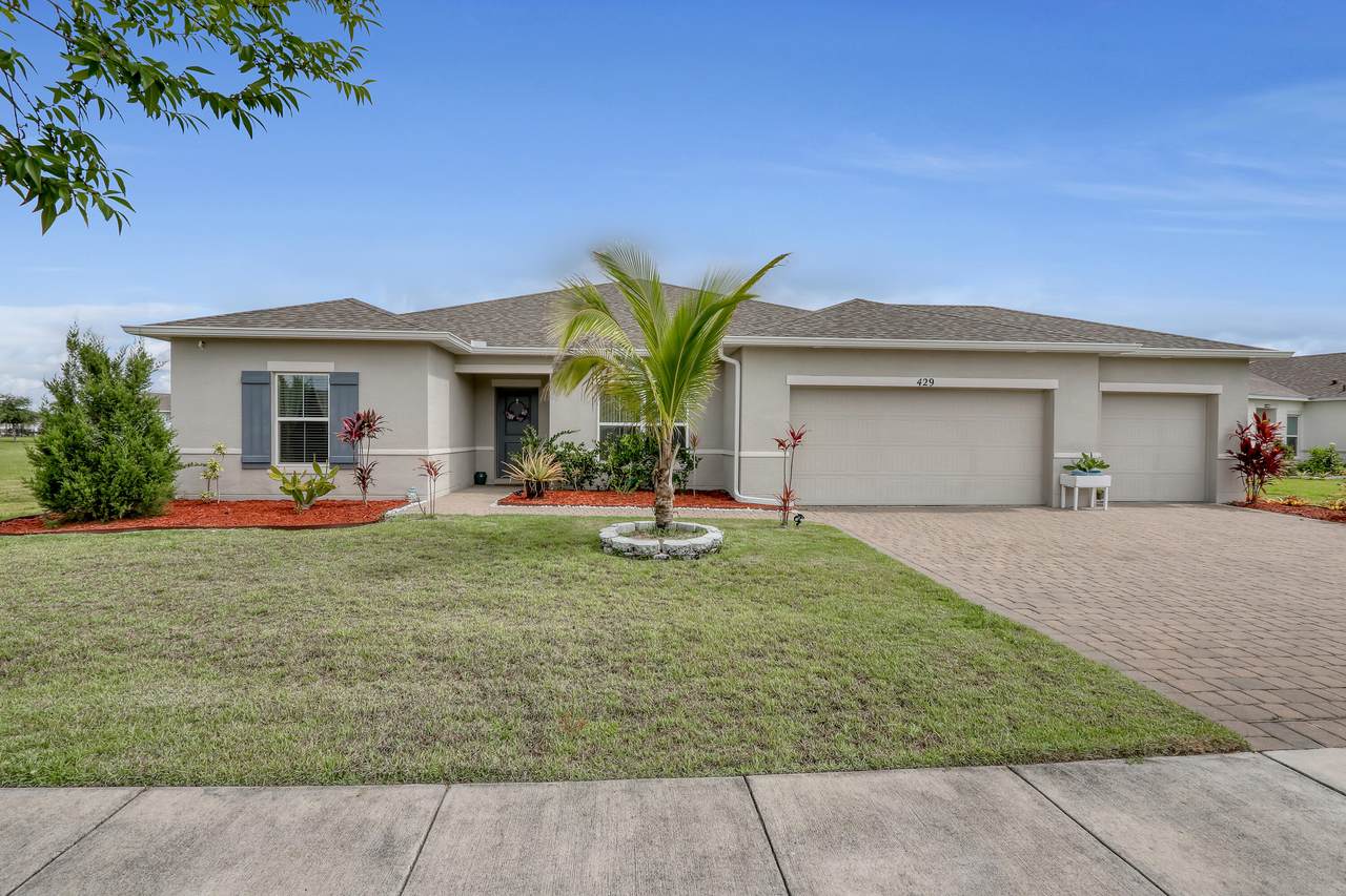 429 Blue Lake Circle - Photo 1