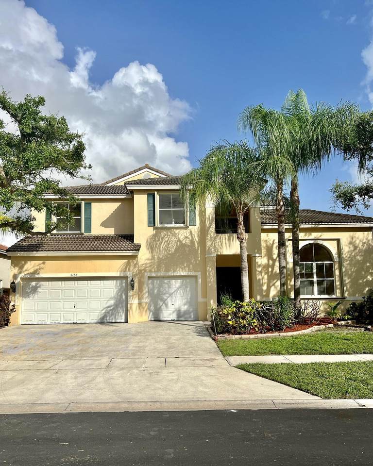 5735 La Gorce Circle - Photo 1