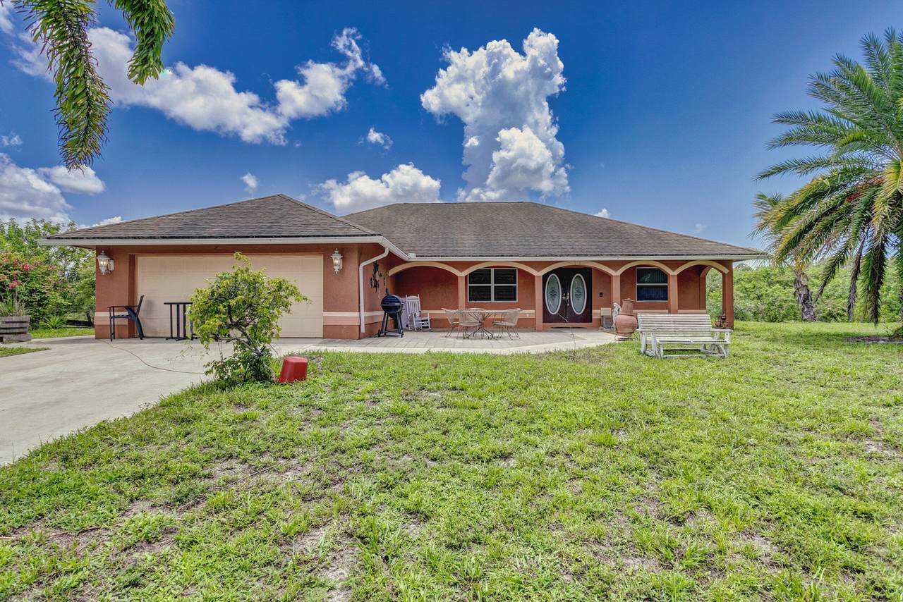 20150 Cole Lane - Photo 1