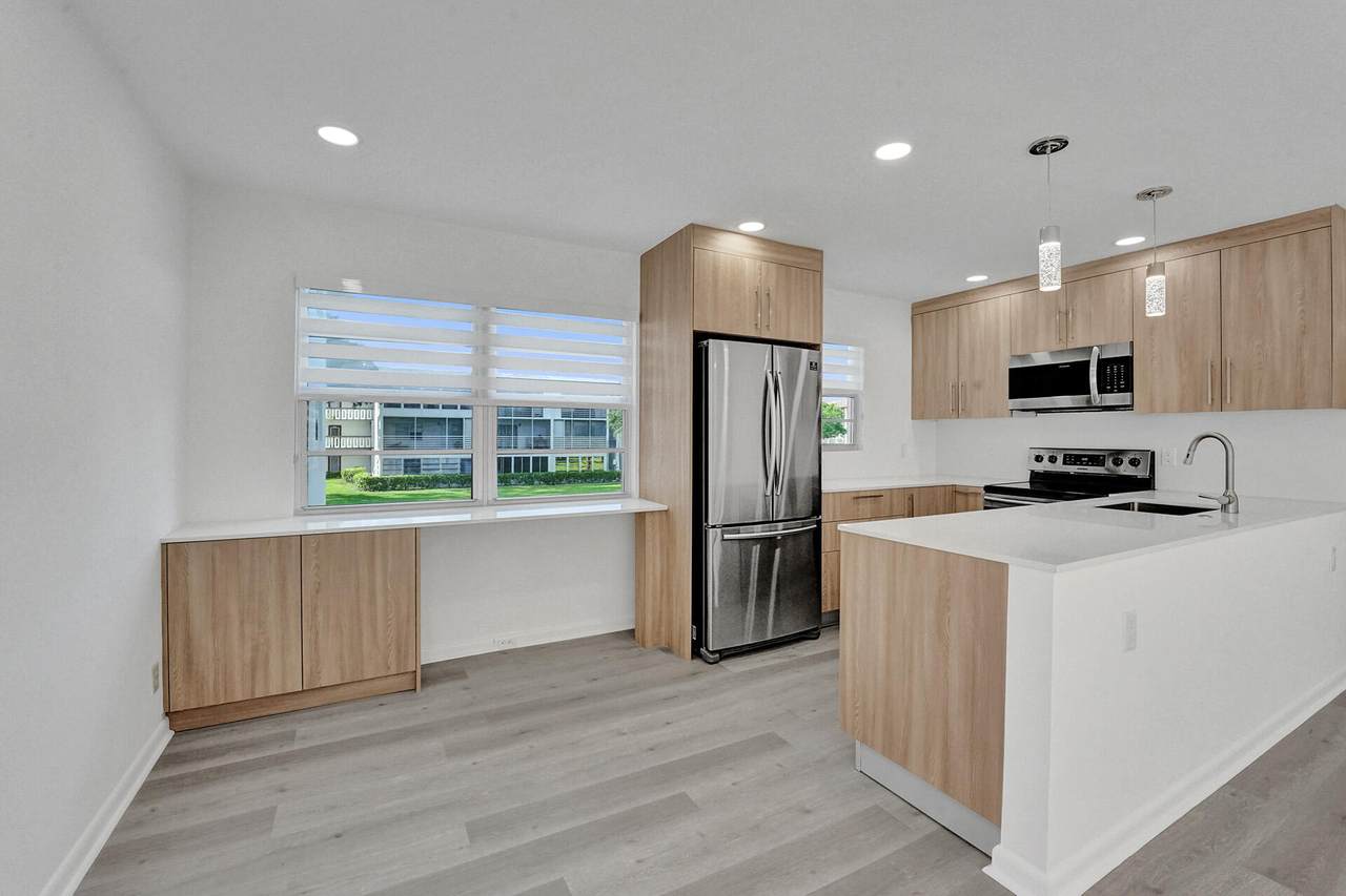 277 Mansfield G - Photo 1