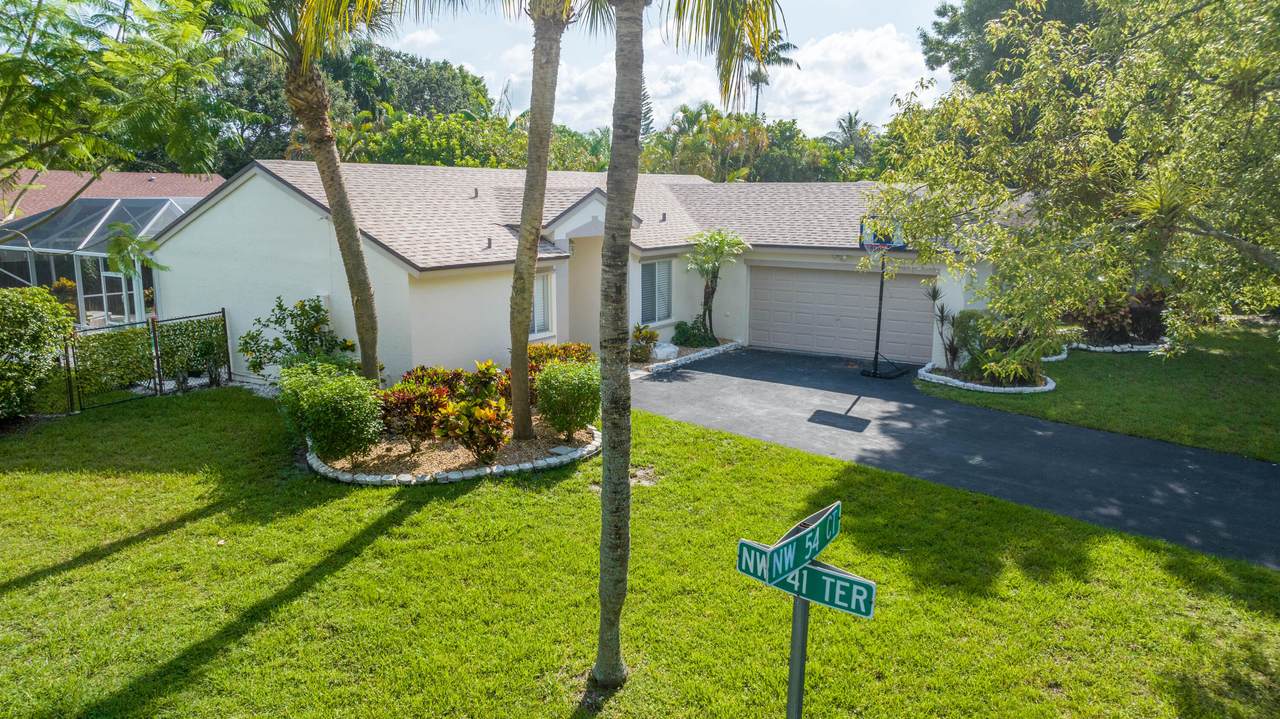 4061 54 Court - Photo 1